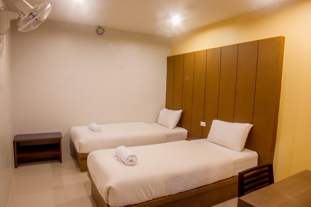 Sunny Hostel Chiangmai @Tha Pae Chiang Mai Zewnętrze zdjęcie