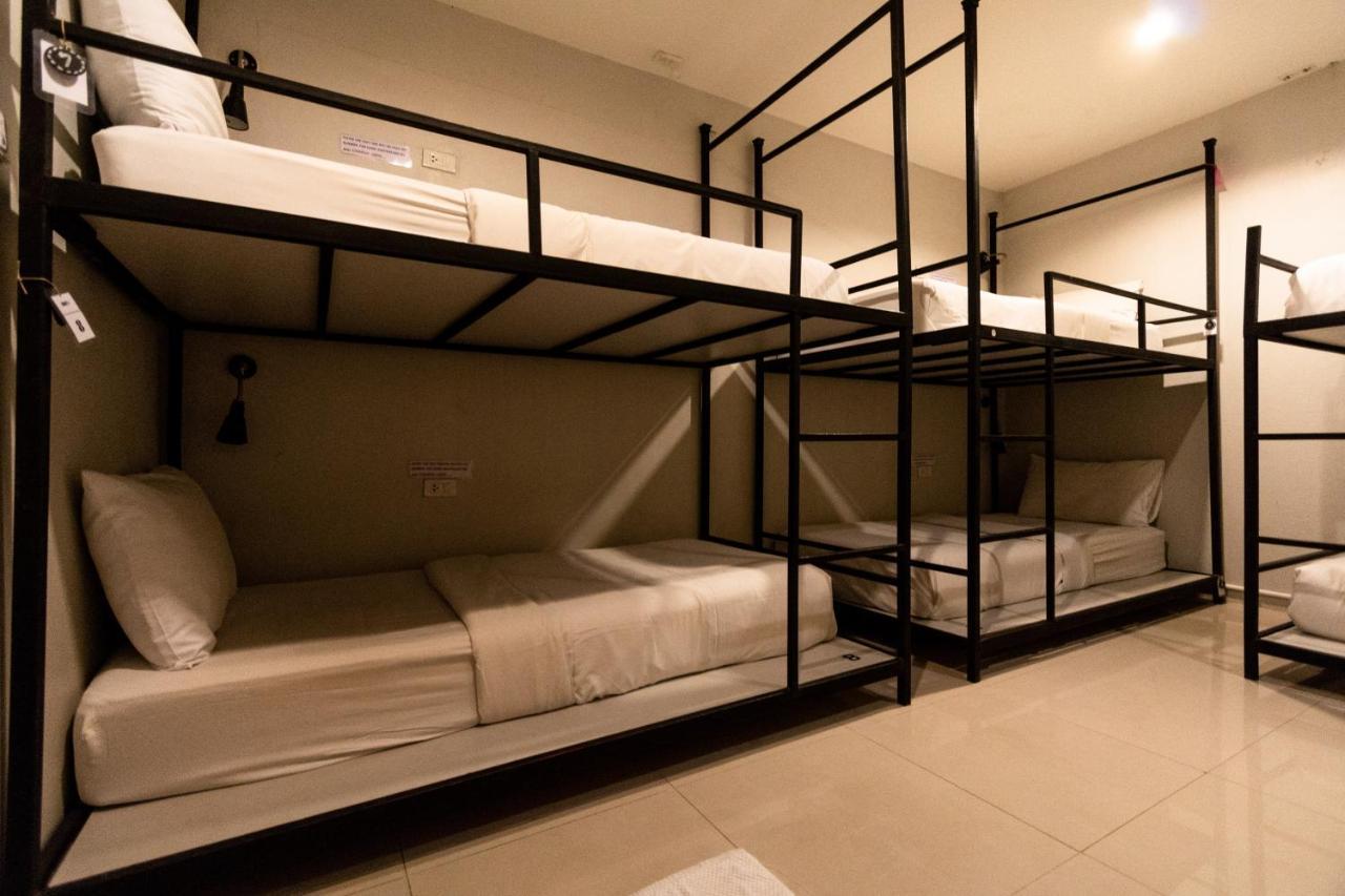 Sunny Hostel Chiangmai @Tha Pae Chiang Mai Zewnętrze zdjęcie