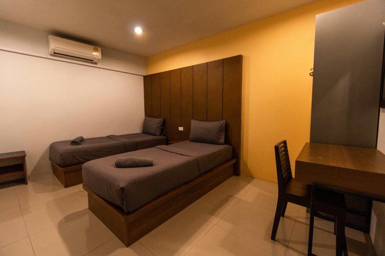 Sunny Hostel Chiangmai @Tha Pae Chiang Mai Zewnętrze zdjęcie